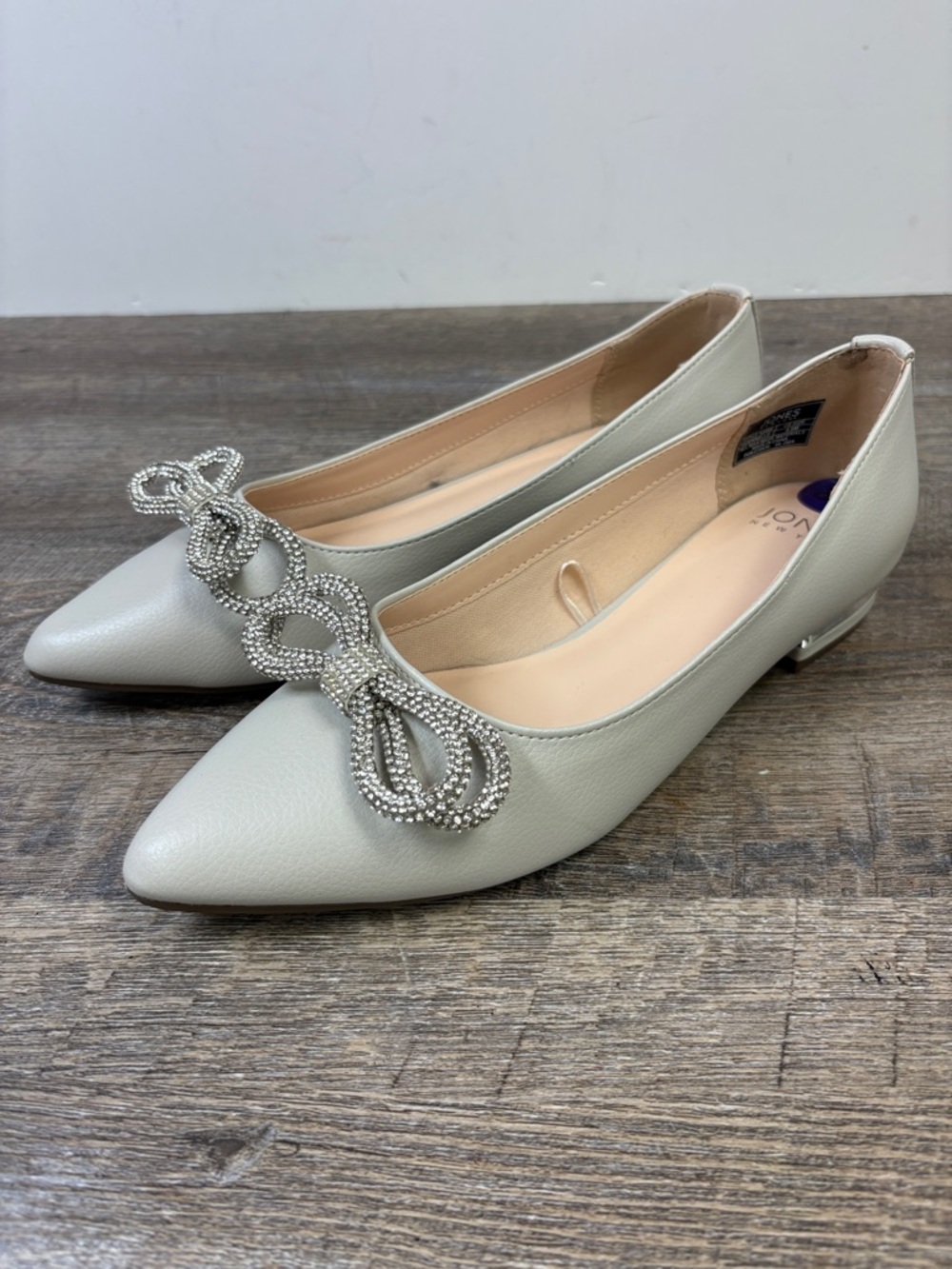 Jones New York “Quennelle” Rhinestone Bow Pointed Toe Flats Size 8.5M
